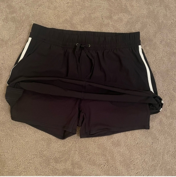 Talbots Black and White Athleisure Skort size Large - Picture 3 of 5